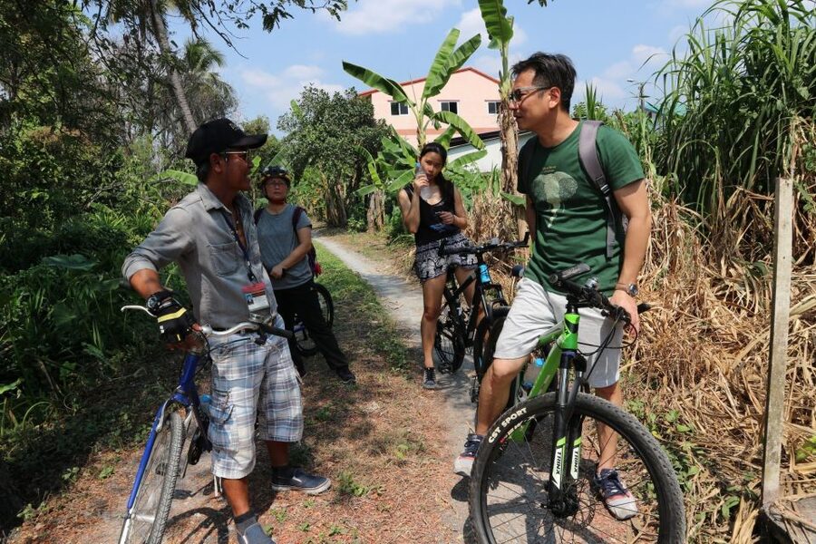 Bangkok: Bike and Canal Boat Tour with Lunch - How difficult is the cycling?