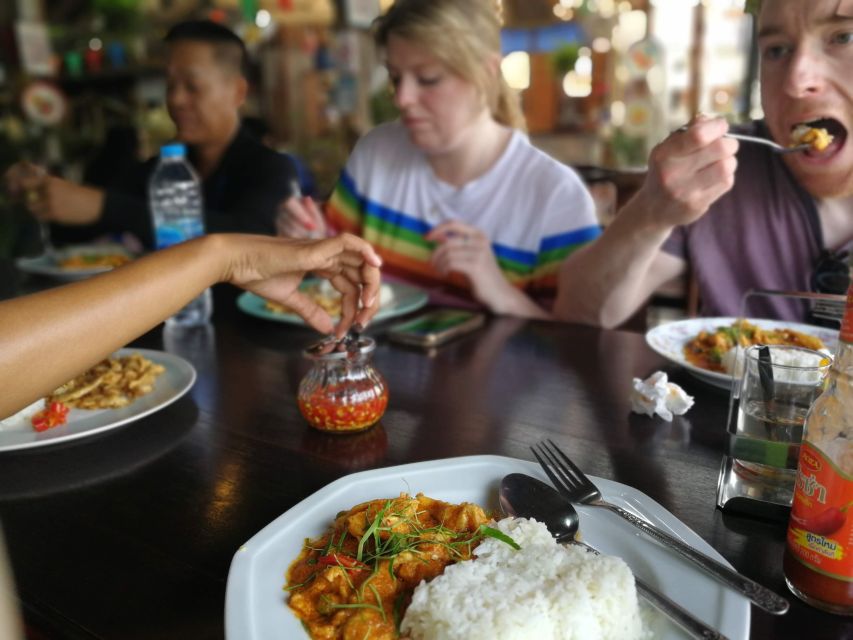 Bangkok: Bike and Canal Boat Tour with Lunch - Why Thonburi is the right side of Bangkok for this tour