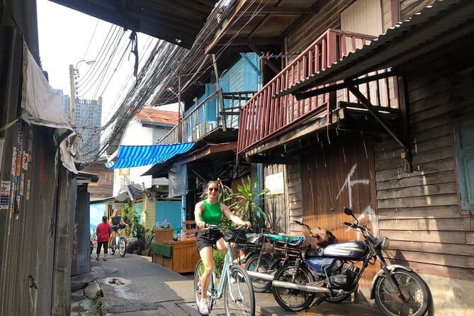 Bangkok: Bike and Longtail Boat Tour with Lunch - Wat Nakprok and the Thai-Chinese connection