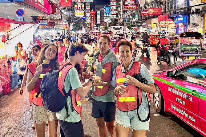 Bangkok: Bike and Longtail Boat Tour with Lunch - What the small group changes