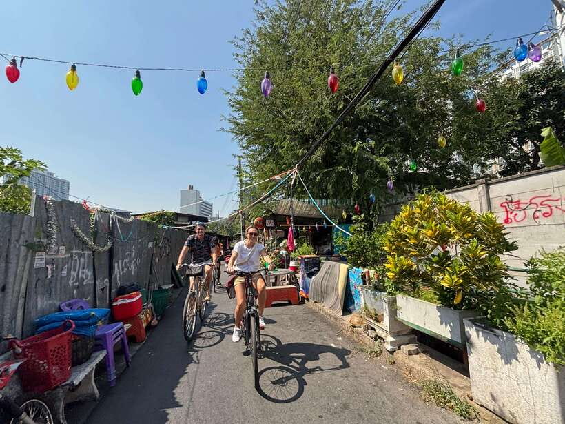 Bangkok: Bike, Boat & Food Tour in Thonburi - Lunch with Pad Kra Pao or Pad Thai