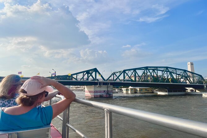 Bangkok: Boat Bliss Riverside Cruise Tour and Wat Arun Visit - Pak Khlong Talat: 30 minutes among Bangkok’s flowers