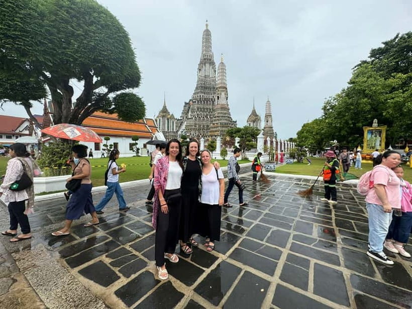 Bangkok: Canal Tour, River Local Life & Wat Arun Guide Visit - Arriving at Wat Arun