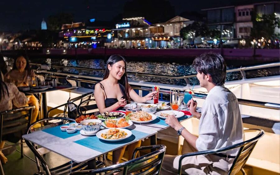 Bangkok: Carnival Dinner Cruise with Free-Flow Beer & Buffet - A two-hour route past Bangkok’s best-known river views