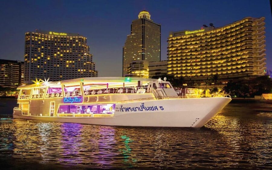 Bangkok: Chao Phraya Princess Dinner Cruise - What dinner is actually like