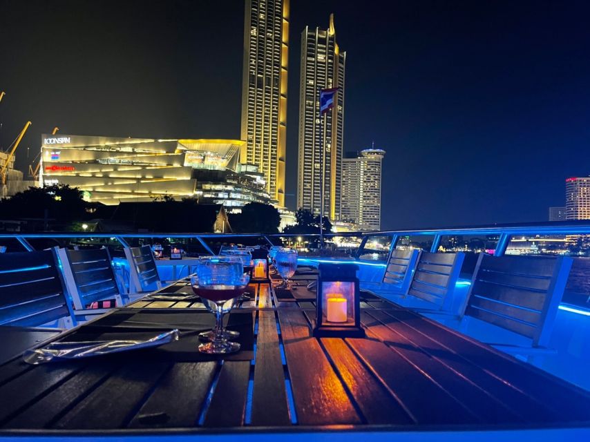 Bangkok: Chao Phraya River Buffet Dinner Cruise - The first part of the cruise: skyline, breeze, and music