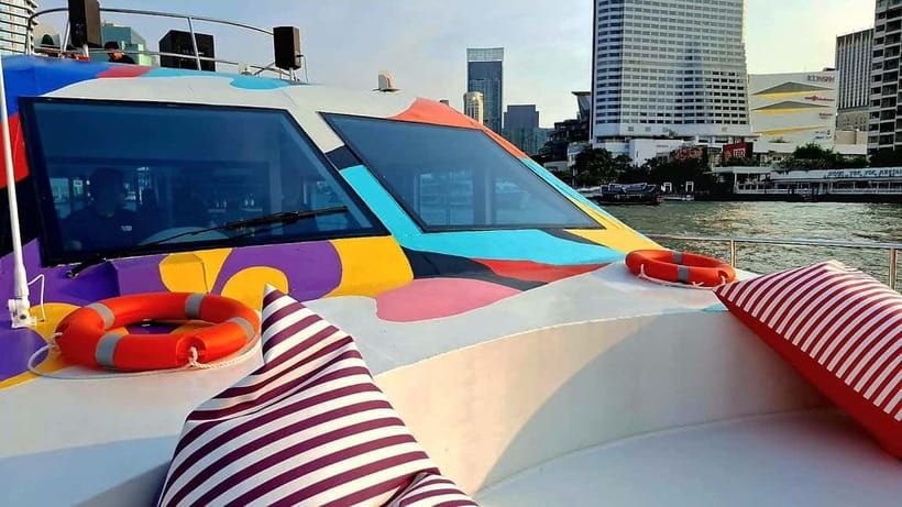 Bangkok : Chaophraya Booze Cruise – Drinks Onboard - Why this river cruise works as a Bangkok night plan