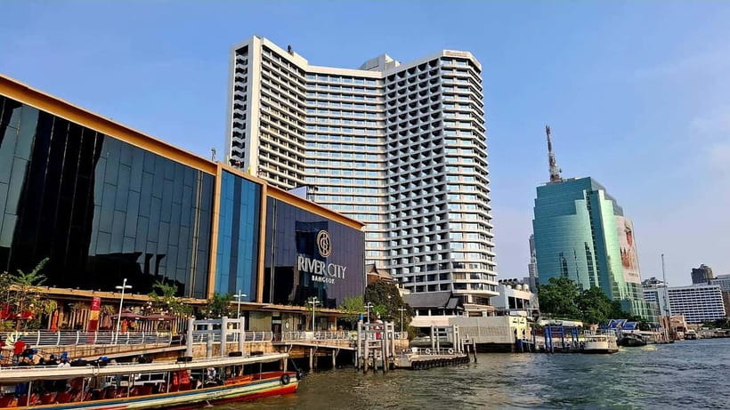 Bangkok : Chaophraya Booze Cruise – Drinks Onboard - Wat Arun, the Grand Palace, and the bridges
