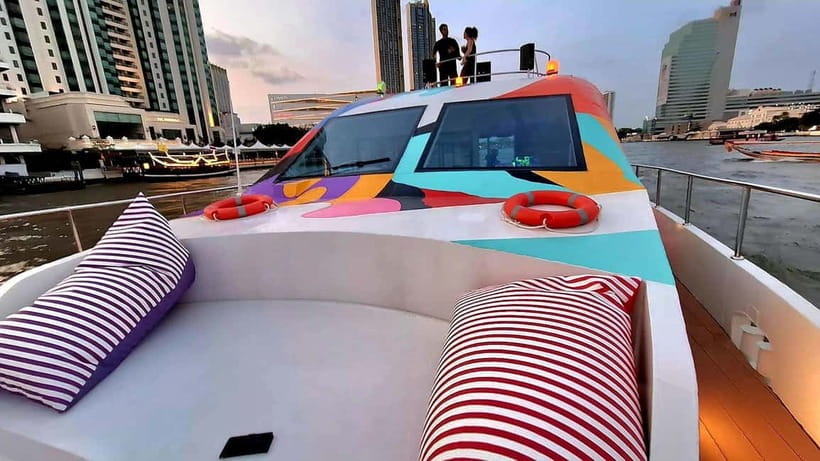 Bangkok : Chaophraya Booze Cruise – Drinks Onboard - Is the 17 USD ticket good value?