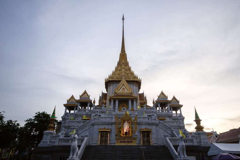 Bangkok: Chinatown Night Food Tour - Starting at Hua Lamphong and entering Yaowarat