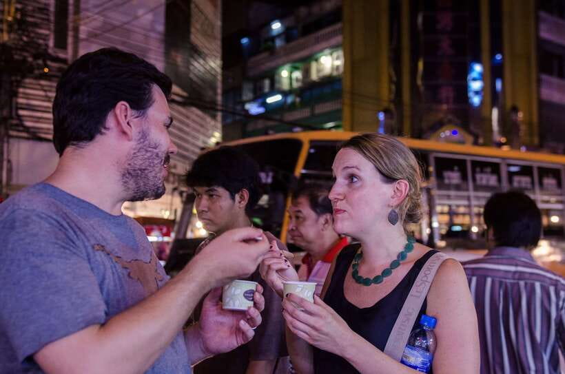 Bangkok: Chinatown Night Food Tour - Seven stops, with street food and sit-down options