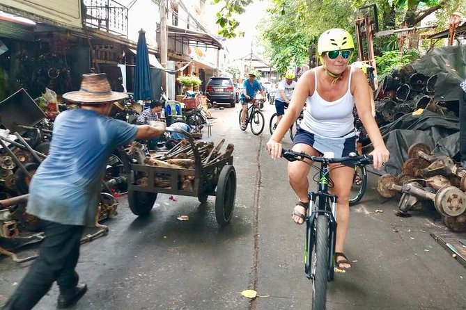 Bangkok City Bike Tour - Hotel-pickup & Lunch - Cycling through Chinatown at street level