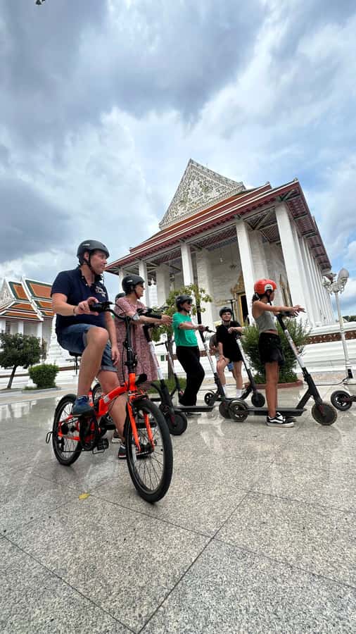 Bangkok: City Highlights Electric Scooter Tour - Key things to know before you ride