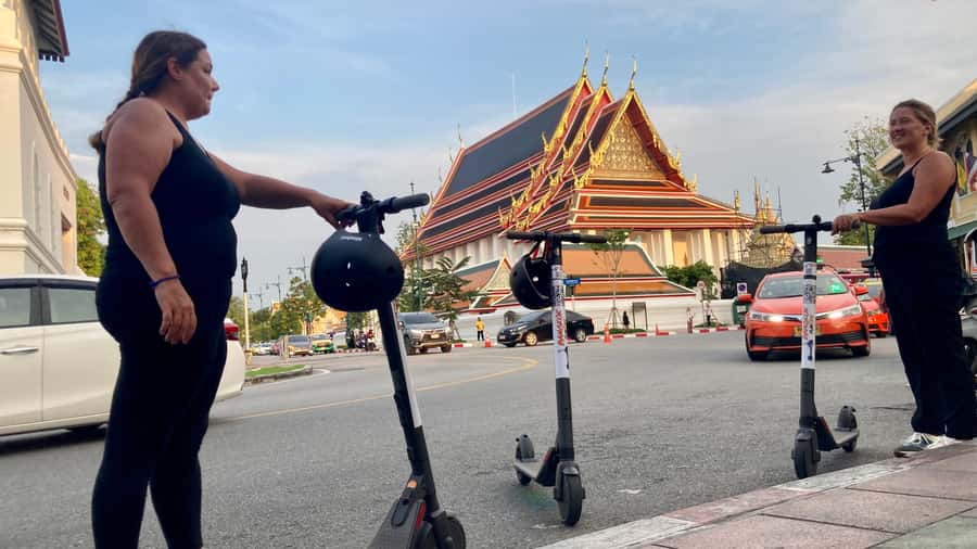 Bangkok: City Highlights Electric Scooter Tour - Wat Ratchanatdaram and the Old City’s temple views