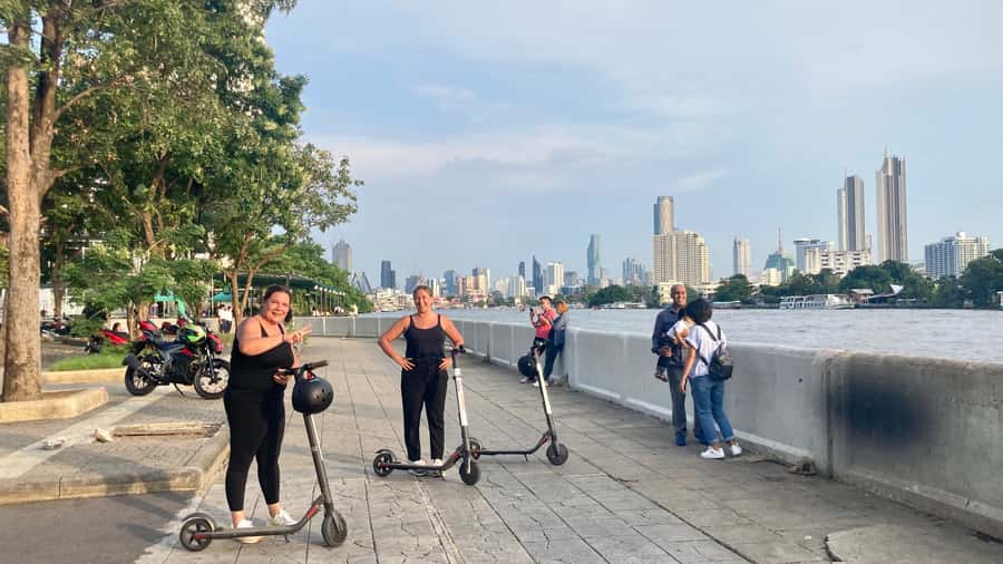 Bangkok: City Highlights Electric Scooter Tour - The secret paths: useful, but not always scenic