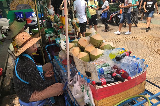 Bangkok: City Highlights Temple and Market Walking Tour - Grand Palace and Emerald Buddha Temple