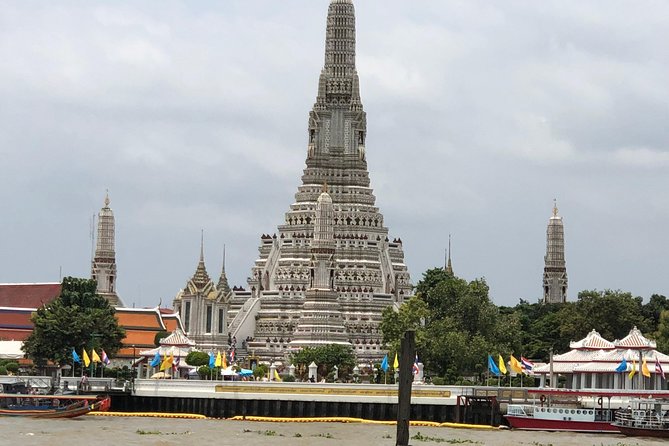 Bangkok: City Highlights Temple and Market Walking Tour - Wat Pho, the Reclining Buddha and Thai massage
