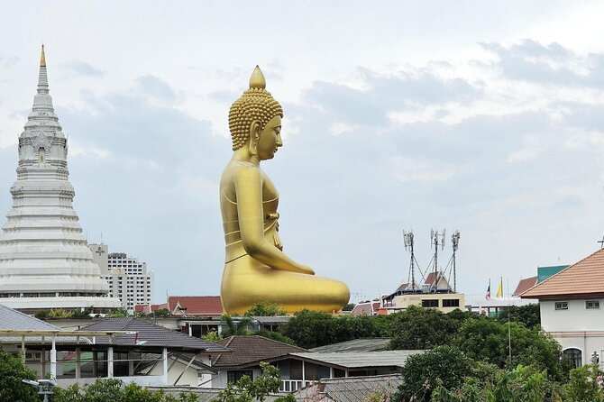 Bangkok City Tour with Guided Temple Visits and Shared Transfers - The guide makes the difference
