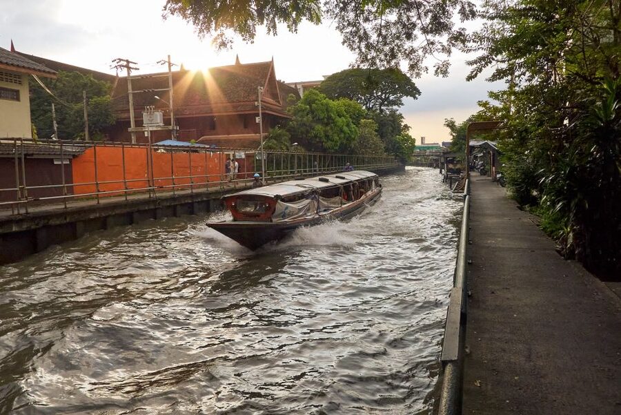 Bangkok Classic Discovery - Wat Ratchanatdaram and Mahakan Fort Park