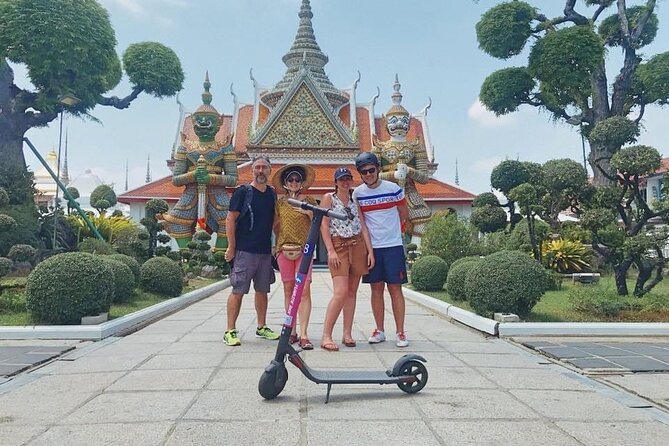 Bangkok Classic E-Scooter &/or Bike Trip - Kian Un Keng Shrine and Wat Rakhang