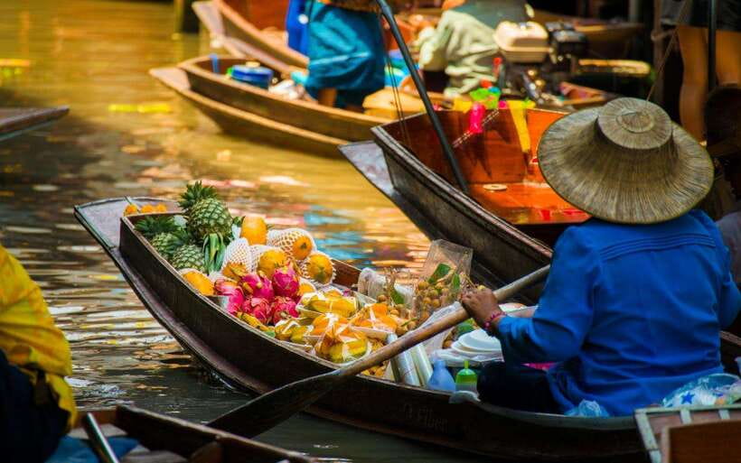 Bangkok: Damnoen Saduak and Train Market with Boat Ride - What the guides add to the day