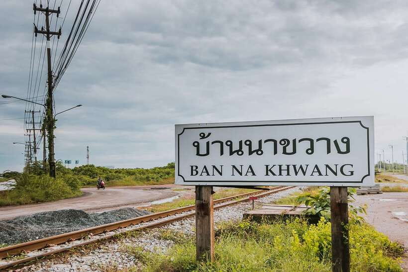 Bangkok: Damnoen Saduak Market and Maeklong Railway Market - Food, Heat, and What to Pack