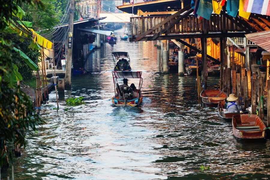Bangkok: Damnoen Saduak, Train Market & Mahanakhon Day Trip - Who should book this day trip?
