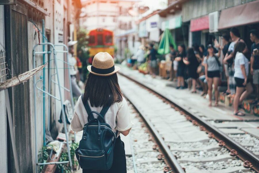 Bangkok: Damnoen Saduak, Train Market & Mahanakhon Day Trip - Maeklong Railway Market: the day’s best moment
