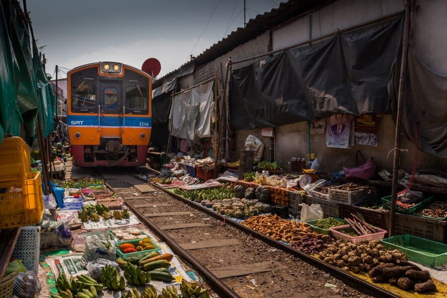 Bangkok: Damnoen Saduak, Train Market & Mahanakhon Day Trip - The 1.5-hour journey to Ban Ka Long