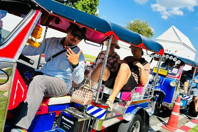 Bangkok Day Tour: Food, Temple & Tuk-Tuk - What the guides add to the morning