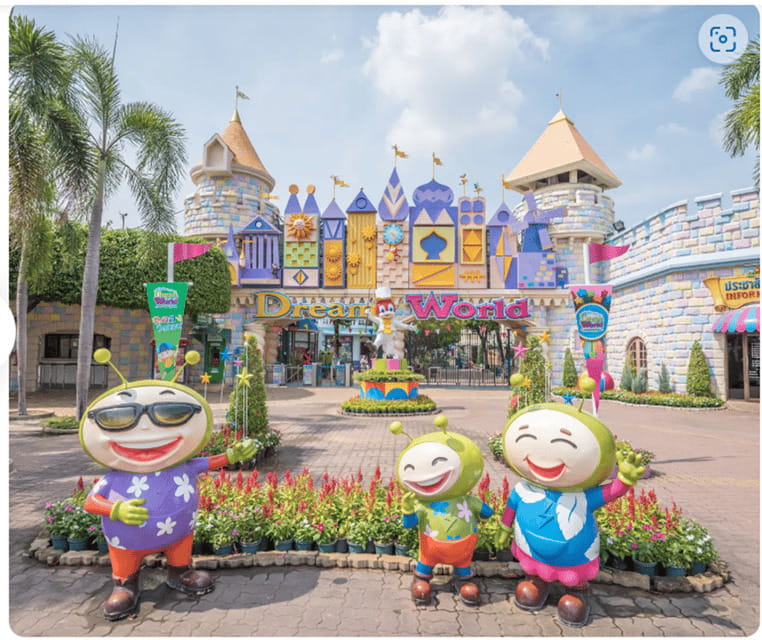 Bangkok: Dream World Unlimited Ride Ticket with Lunch - Snow Town at -8°C