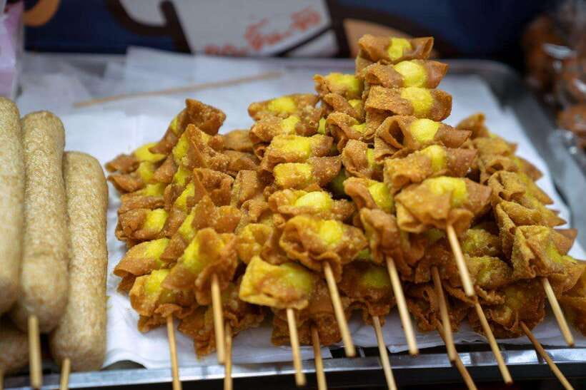 Bangkok Electric Tuk Tuk: Street Food & Markets - Thonburi Train Station and Bangkok’s railway past