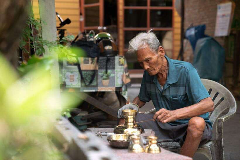 Bangkok Electric Tuk Tuk: Street Food & Markets - Ending at Pak Khlong Talat Flower Market
