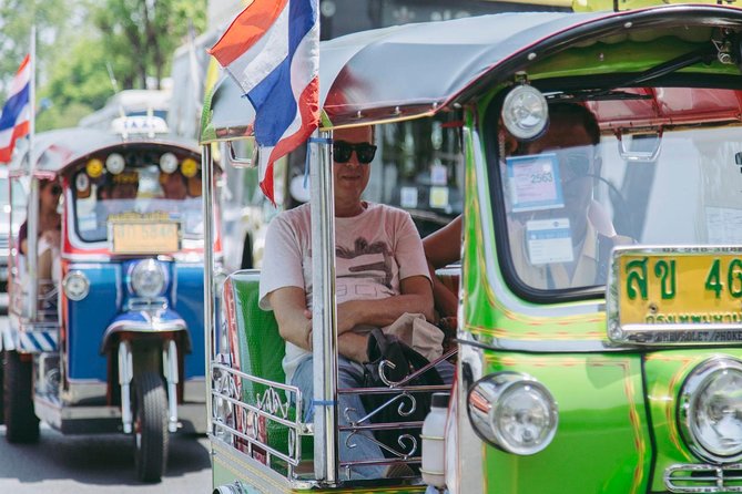 Bangkok Electric Tuk Tuk: Thonburi, Wang Lang & Food Tour - Thonburi Train Station and its old railway story