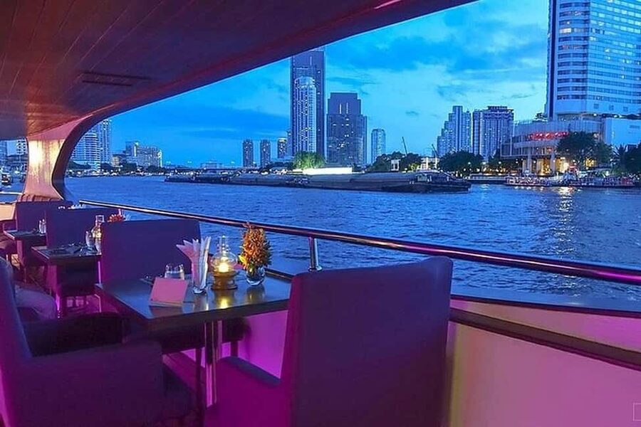 Bangkok: Evening Dinner Cruise with Live Music Chao Phraya - Key points at a glance