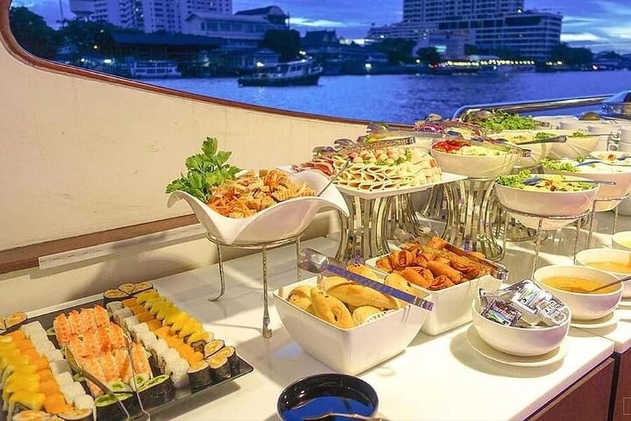 Bangkok: Evening Dinner Cruise with Live Music Chao Phraya - Boarding the modern cruise boat