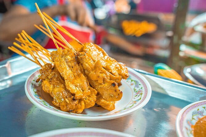 Bangkok Evening Food Tour by Tuktuk - Hua Lamphong begins the old-Bangkok route