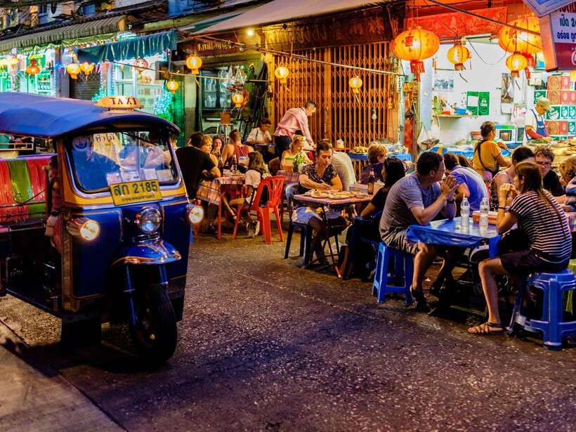 Bangkok: Evening Tour with Wat Arun, Wat Pho & Tuk Tuk Ride - Responsible tourism details