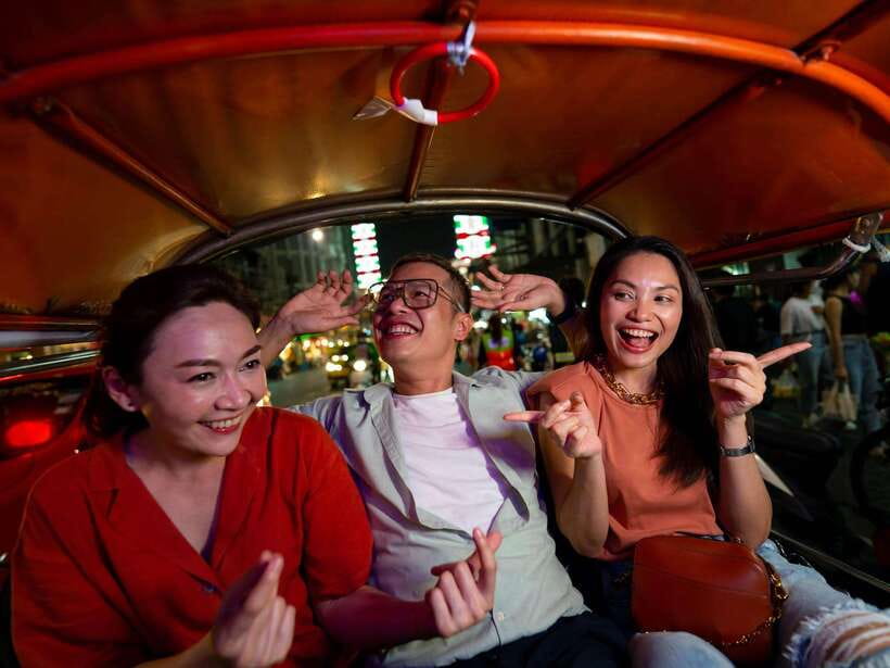Bangkok: Evening Tour with Wat Arun, Wat Pho & Tuk Tuk Ride - Wat Pho and the reclining Buddha