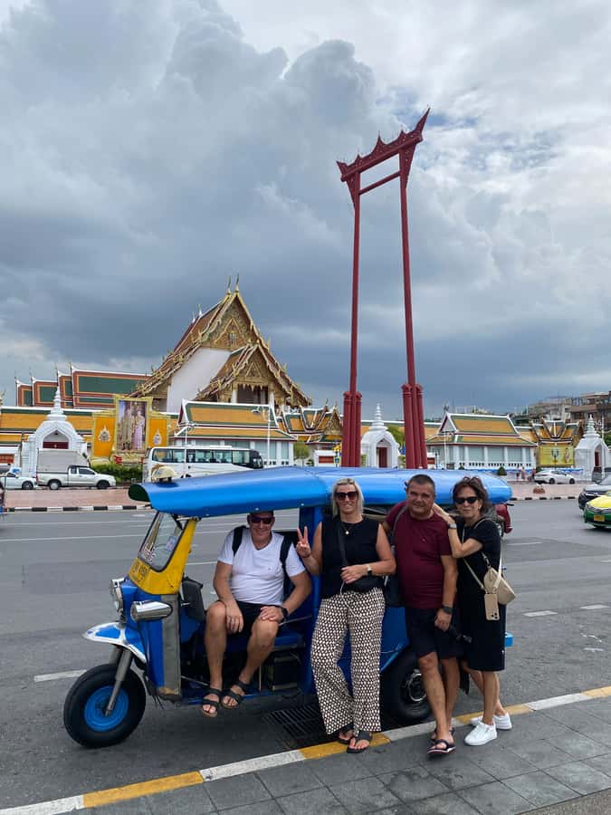 Bangkok: explore Wat Pho + tuk tuk sightseeing - Phra Sumen Fort and Khao San Road