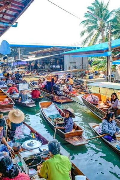 Famous Markets and Dragon Temple Guided Day Tour