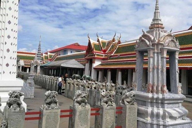 Bangkok Famous Temples sightseeing with Chinatown - Lunch is a pause, not an included meal