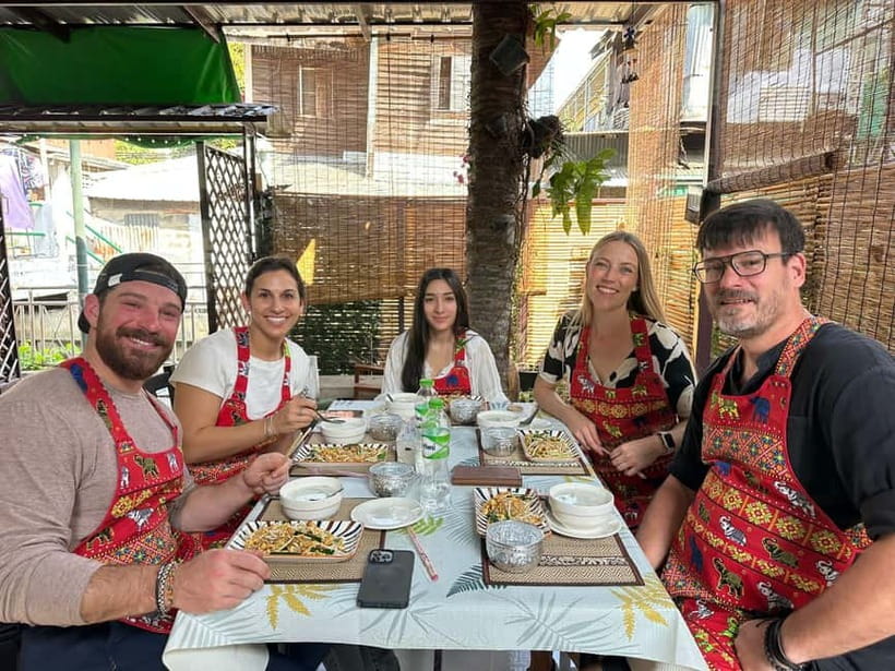 Bangkok: Favourite Thai Flavors Cooking Class by Smart Cook - Cooking Thai food in a two-storey teak home
