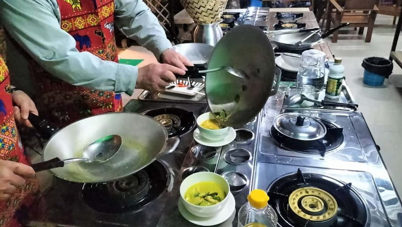 Bangkok: Favourite Thai Flavors Cooking Class by Smart Cook - Who should take this class