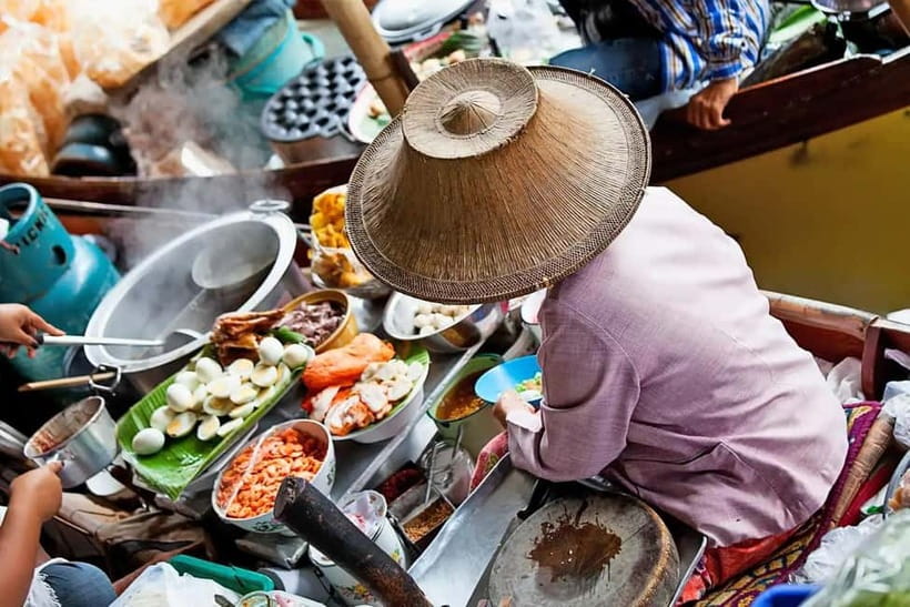 Bangkok: Floating Market & Maeklong Markets Private Transfer - Should you book it?