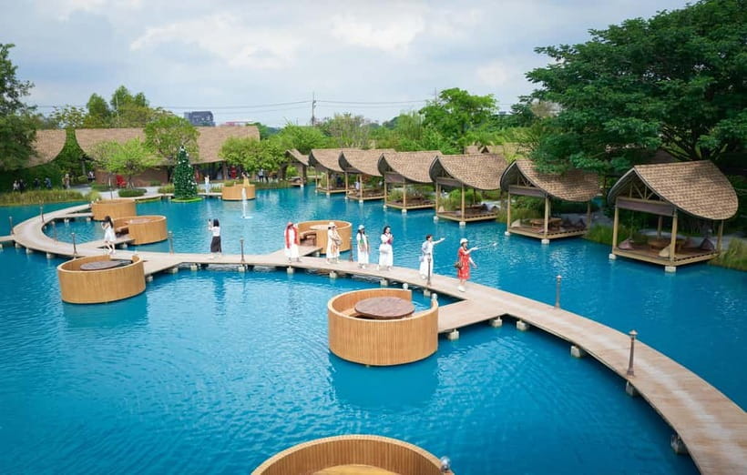 Bangkok: Floating Market, Phra Pathom Pagoda & Cafes Tour - Key points to know before you book