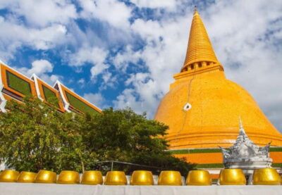 Floating Market, Phra Pathom Pagoda & Cafes Tour