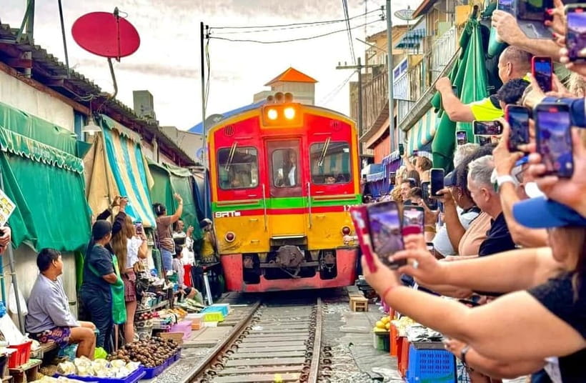 Bangkok: Floating Market & Railway Market with Hotel Pick Up - Is $56 good value?