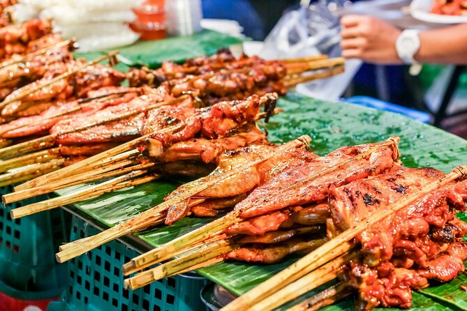 Bangkok: Floating Market & Train Market with Train/Boat ride - Guides, timing, and the value of a group tour