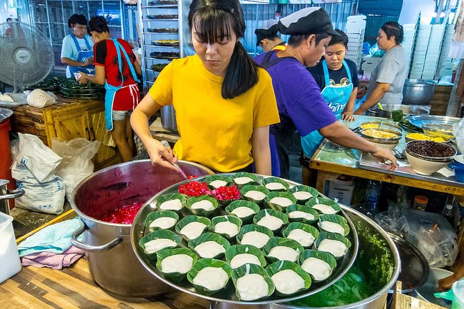 Bangkok Floating Markets and Boat Tour - Lunch at the market